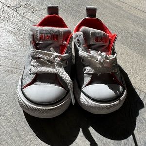 Converse chuck taylor size 4t